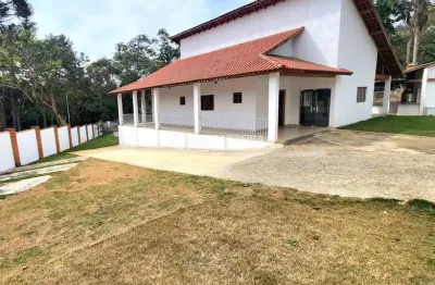 Casa térrea à venda, praias paulistanas, na beira da represa,  3 dorms, 2 suítes, 1149m² de terreno, churrasqueira, 7 vagas de garagem.