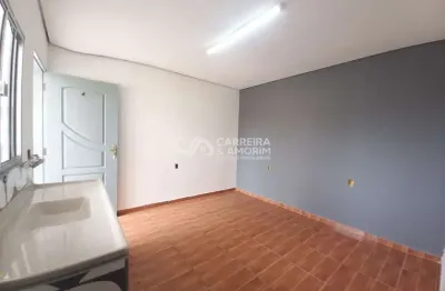 Alugo casa reformada com 2 cômodos grandes, banheiro e área de serviços. jardim duprat, parque santo antônio, jardim são luiz.