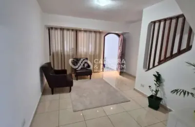 OPORTUNIDADE: Casa em Condomínio à Venda ou Locação em São Paulo-SP, Bairro Super Quadra Morumbi, 2 Quartos, 1 Sala, 1 Vaga, 100m².