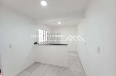 ALUGO CASA COM 03 CÔMODOS À 4 min (800 m) METROS DO METRÔ CAMPO LIMPO, SHOPPING CAMPO LIMPO, ESTRADA DE ITAPECERICA.