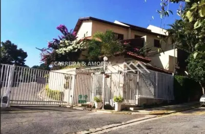 Casa a venda em condomínio, 3 dormitórios, suíte, sala 2 ambientes, sub solo com salão de festas e quintal, 3 vagas. estuda permuta por apartamento.