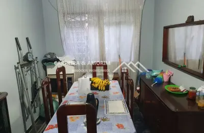 Casa a venda, 3 dormitórios, sala 2 ambientes, cozinha, edícula. 2 vagas. estuda permuta por apartamento. excepcional localização. várzea de baixo.