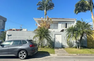 Casa com 4 quartos à venda na Rua Santa Helena, 587, Centro, Pinhais