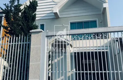 Sobrado em pinhais, com 1 suíte, duas demi súite, aquecimento solar