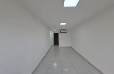 Oportunidade única! sala comercial de excelência para alugar na freguesia - pronta para empreender!