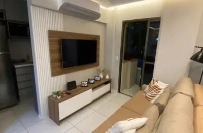 Apartamento decorado e completo com vista para a piscina - 2 quartos (suíte) - condomínio top