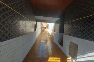 Casa com 3 quartos para alugar na mooca, são paulo  por r$ 5.500