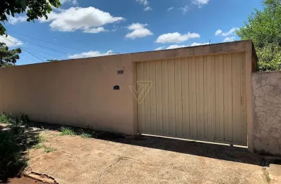 Espaçosa casa a venda, no jardim leonor, região oeste de londrina!