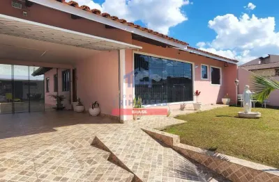 Linda casa térrea com 3 dormitórios, amplo terreno e 4 vagas de veículos  à venda no bairro uberaba