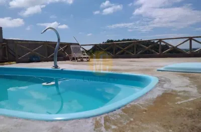 Chácara com 390 m² - 2 dormitórios com área gourmet e piscina