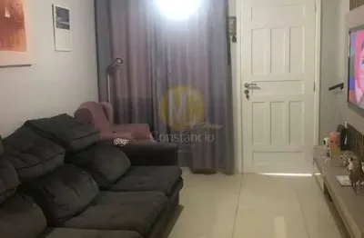 Casa com 2 quartos, 1 banheiro e lavabo no condomínio campo belo!