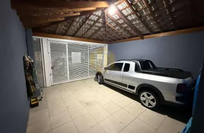 Casa com 3 quartos, suite, no jd oriente 10 minutos a pé até o shopping !