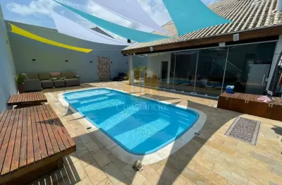 Linda casa para venda com 4 quartos, 2 suites e piscina em caraguatatuba