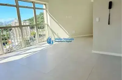 Apartamento reformado no centro de vila velha – 3 qtos, 140m² e sol da manhã!!