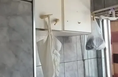 Apartamento 02 dormitórios, portaria, segurança 24 horas.