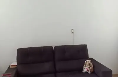 Apartamento 02 dormitórios, portaria, segurança 24 horas.