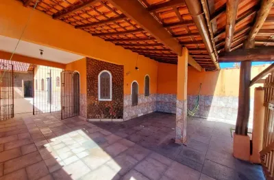 Casa para Venda em Itanhaém, Jardim Grandesp, 3 dormitórios, 2 suítes, 1 banheiro, 3 vagas