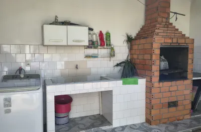 Vende-se casa com 3 quartos sendo 2 suítes na cidade nova - núcleo 14 - manaus am
