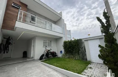 Sobrado Geminado Alto Padrão para Venda em Itajaí, Dom Bosco, 3 dormitórios, 1 suíte, 3 banheiros, 2 vagas