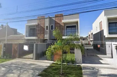 Sobrado novo de frente para rua, com 3 quartos sendo uma suíte