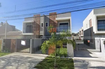Sobrado novo de frente para rua, com 3 quartos sendo uma suíte