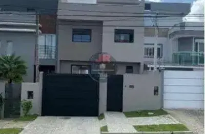 Sobrado alto padrão no portão com três quartos sendo uma suíte