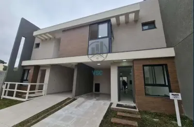 Sobrado em condomínio, 3 quartos sendo uma suíte com closet, 2 vagas e espaço nos fundos