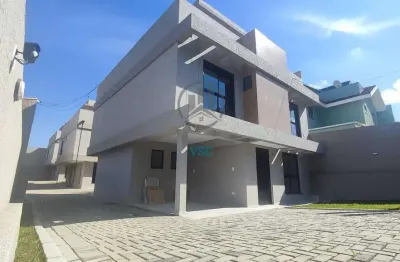 Sobrado com 3 suítes,  não geminado, frente pra rua,  com terreno  na frente e terreno atrás terraço com sala e lavabo a venda em santa felicidade