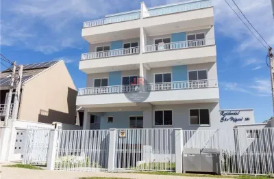 Cobertura duplex, com um amplo terraço, no bairro fazendinha
