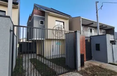 Sobrado novo no xaxim, com 3 quartos sendo um deles suíte