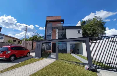 Triplex com 03 quartos, sendo uma suíte, na melhor localização do butiatuvinha