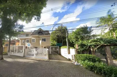 Sobrado alto padrão, muito bem localizado no portão, 3 quartos sendo 1 suíte.