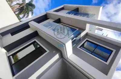 Sobrado não geminado frente pra rua totalmente independente a venda no pinheirinho