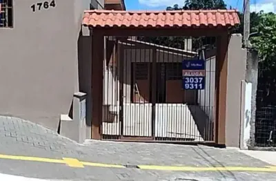 Casa com 2 quartos para alugar no Parque Amador, Esteio 