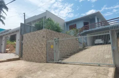 Casa com 3 quartos à venda na Rua Rodrigues Alves, 176, Dihel, Sapucaia do Sul por R$ 800.000