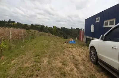 Chácara 20.000 m², escriturada e registrada, com casa nova  estilo container, escritura e registro, a 4 km de araucária, 500 mt do asfalto