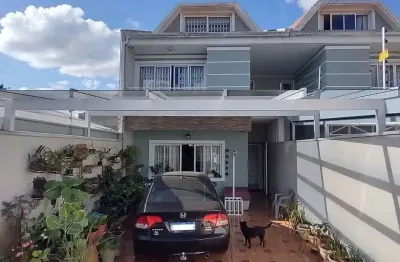 Sobrado triplex, 150m² construido, 3 quartos, suite, frente para rua, terreno de 5 x 25, xaxim, de 850 mil por 639.000