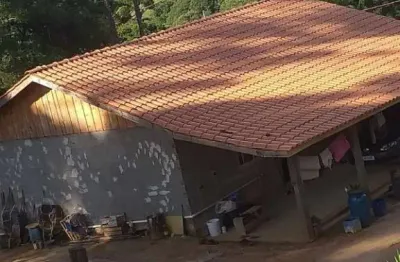 Chácara 6 mil m², pronta, com casa alvenária 120 m², aceita troca, prox igreja são pedro, contenda