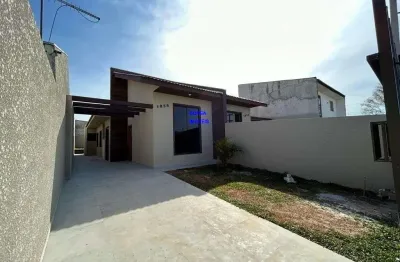 Casa 103m², 3 quartos, suite, garagem subterranea, pé direito alto, prox colégio, igrejas, mercados, ótima localização, financia fn 041 99864-4995