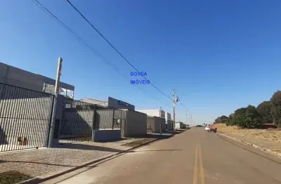 Vende se ou aluga, barracão novo, luz trifasica, 160m² contruido em terreno de 300 m², pé direito 7 metro, ótima localização, cidade industrial cic.s
