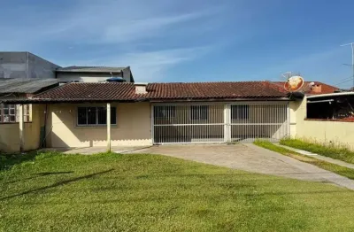Casa para Venda em Camboriú, Lídia Duarte, 3 dormitórios, 1 banheiro, 4 vagas