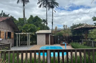 Sítio para Venda em Camboriú, Área Rural de Camboriú, 3 dormitórios, 2 banheiros, 3 vagas
