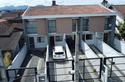 Casa , sobrado geminado em joinville/sc, bairro espinheiros