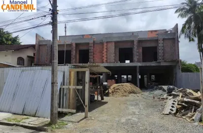 Sobrado geminado em construção zona norte em joinville
