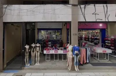 Duas salas comerciais lado a lado a venda no centro histórico