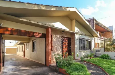 Casa térrea ampla c/ 3 quartos,suite,churrasqueira e 5 vagas prox ao iguatemi e o hospital conceição oportunidade!!