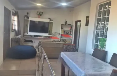 Casa c/2 quartos e 2 vagas na zona norte c/ pátio  oportunidade