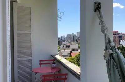 Apartamento de 2 quartos c/ vaga no bom fim prox da redenção 446 mil
