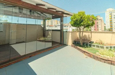 Cobertura de 2 quartos semi mobiliada c/ terraço e 2 vagas desocupada