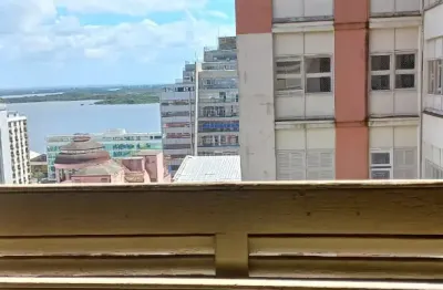 Lindo apartamento de 3 dorm, andar alto, com vista para o Guaíba